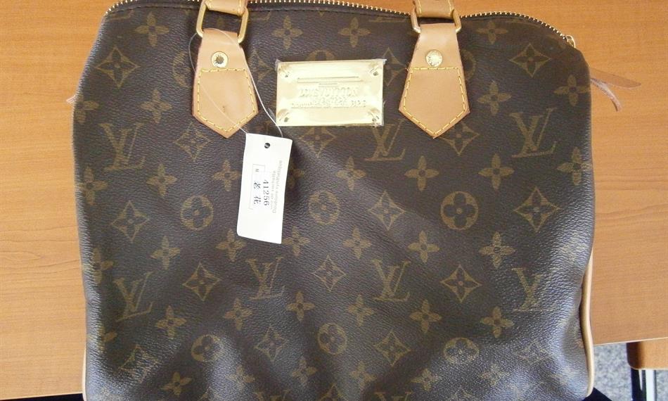 2013-8-29-1349Holešovice padělky (3).JPG